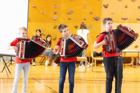 PIVKA DRŽAVNO TEKMOVANJE MLADIH ČEBELARJEV 11.5.2024 - Valter Leban-0975 (Small)